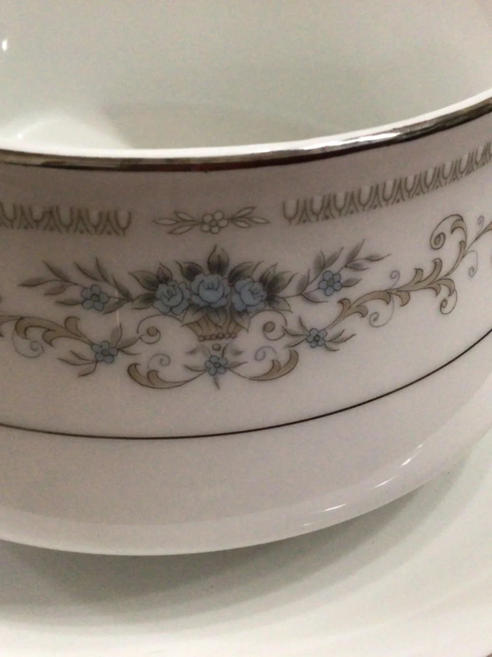 Vintage Diane Pattern by Wade gravy bowl with attached underplate. 1960’s